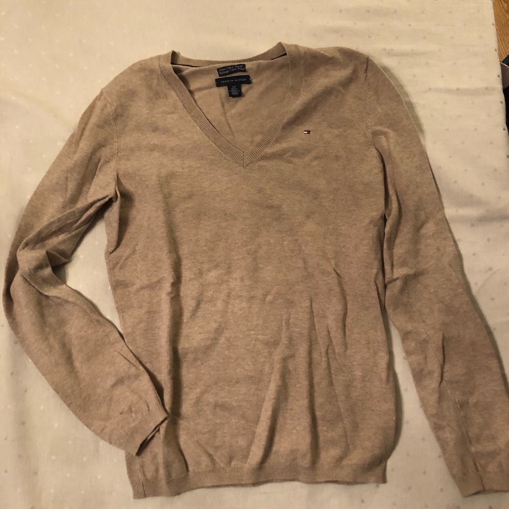 Beige vneck sweater great condition